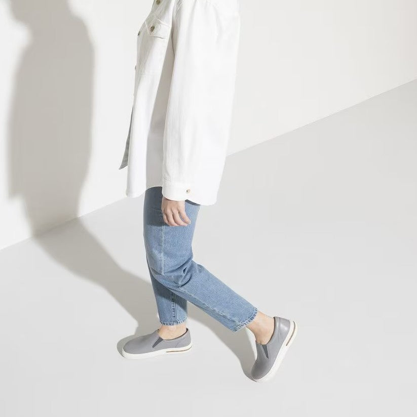 Tênis Birkenstock Oswego Slip-On em Cinza, Tamanho 10-10,5
