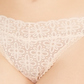 Calcinha fio dental de renda feminina Jenni Chai Bege Tamanho 1X