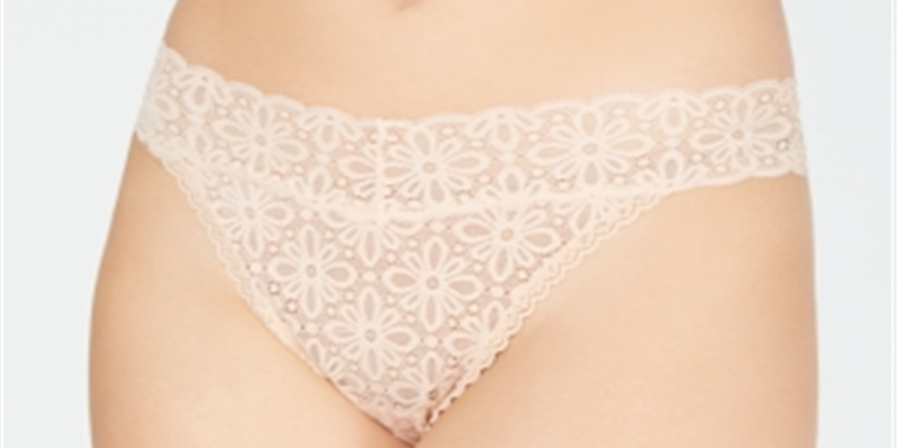 Calcinha fio dental de renda feminina Jenni Chai Bege Tamanho 1X