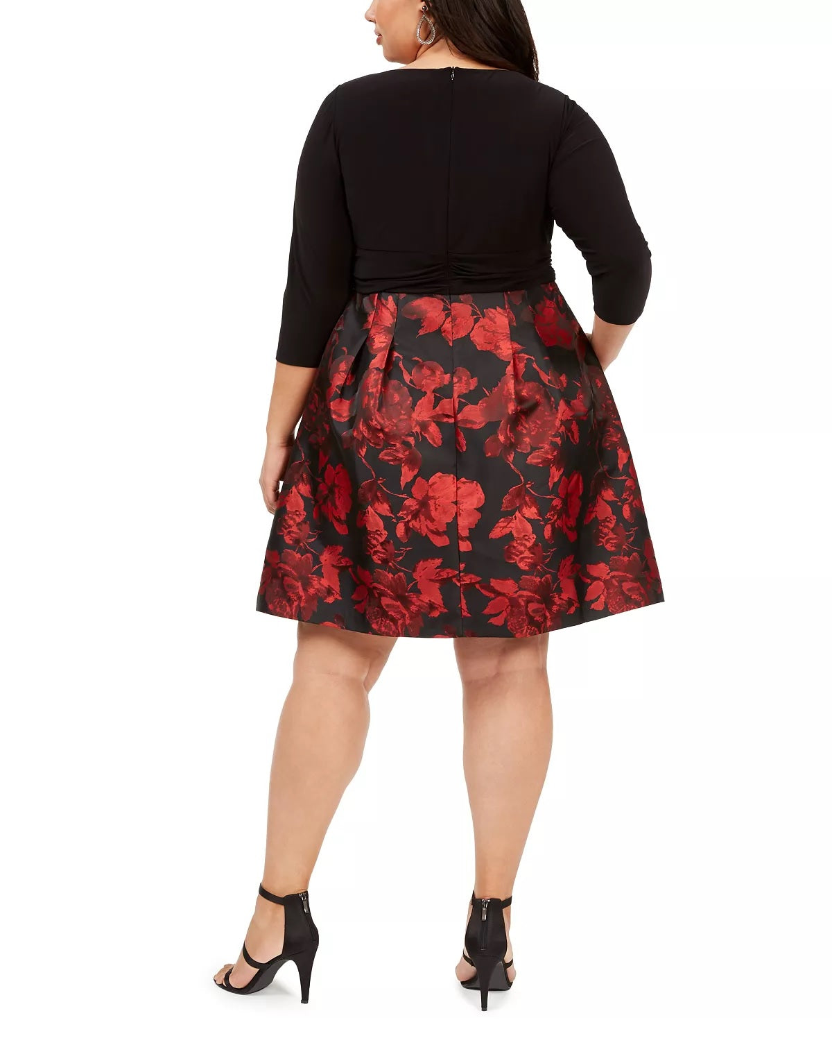 Vestido feminino plus size Jessica Howard com estampa floral e ajuste evasê, preto/vermelho, tamanho 24W
