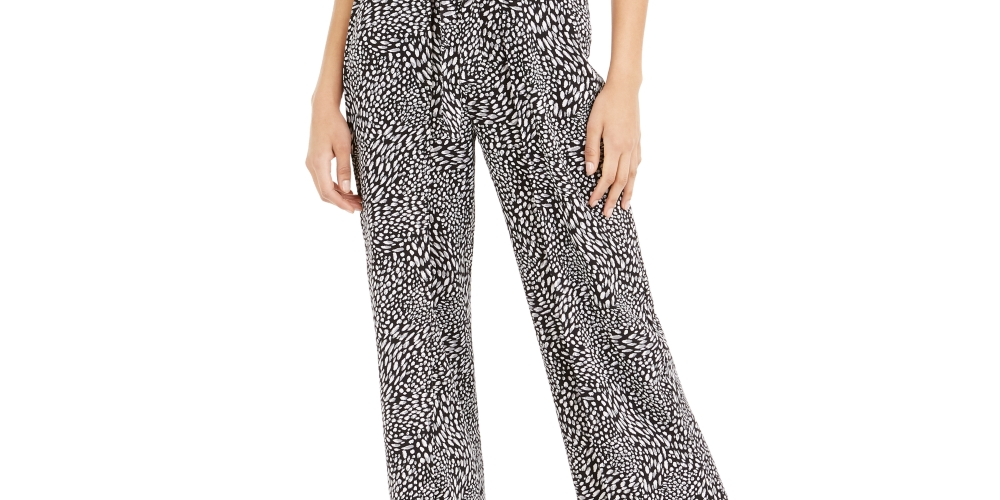 Blusa feminina Bar III com decote em V e manga curta, preta, tamanho extragrande