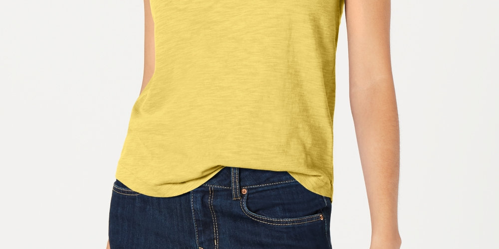 Camiseta feminina pequena com decote em V e bolso, tamanho PP, amarelo-escuro