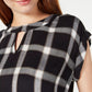 Blusa xadrez com recorte frontal trançado BCX Juniors, preta, tamanho extrapequeno