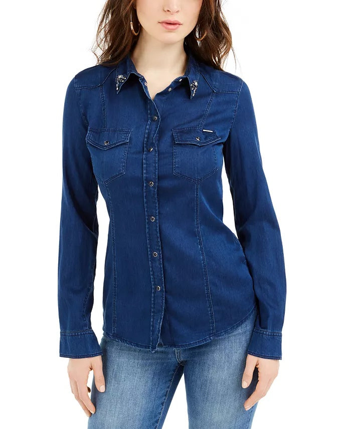 Camisa jeans feminina Guess Lalima com detalhes em azul, tamanho X-S