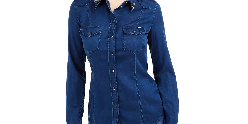 Camisa jeans feminina Guess Lalima com detalhes em azul, tamanho X-S