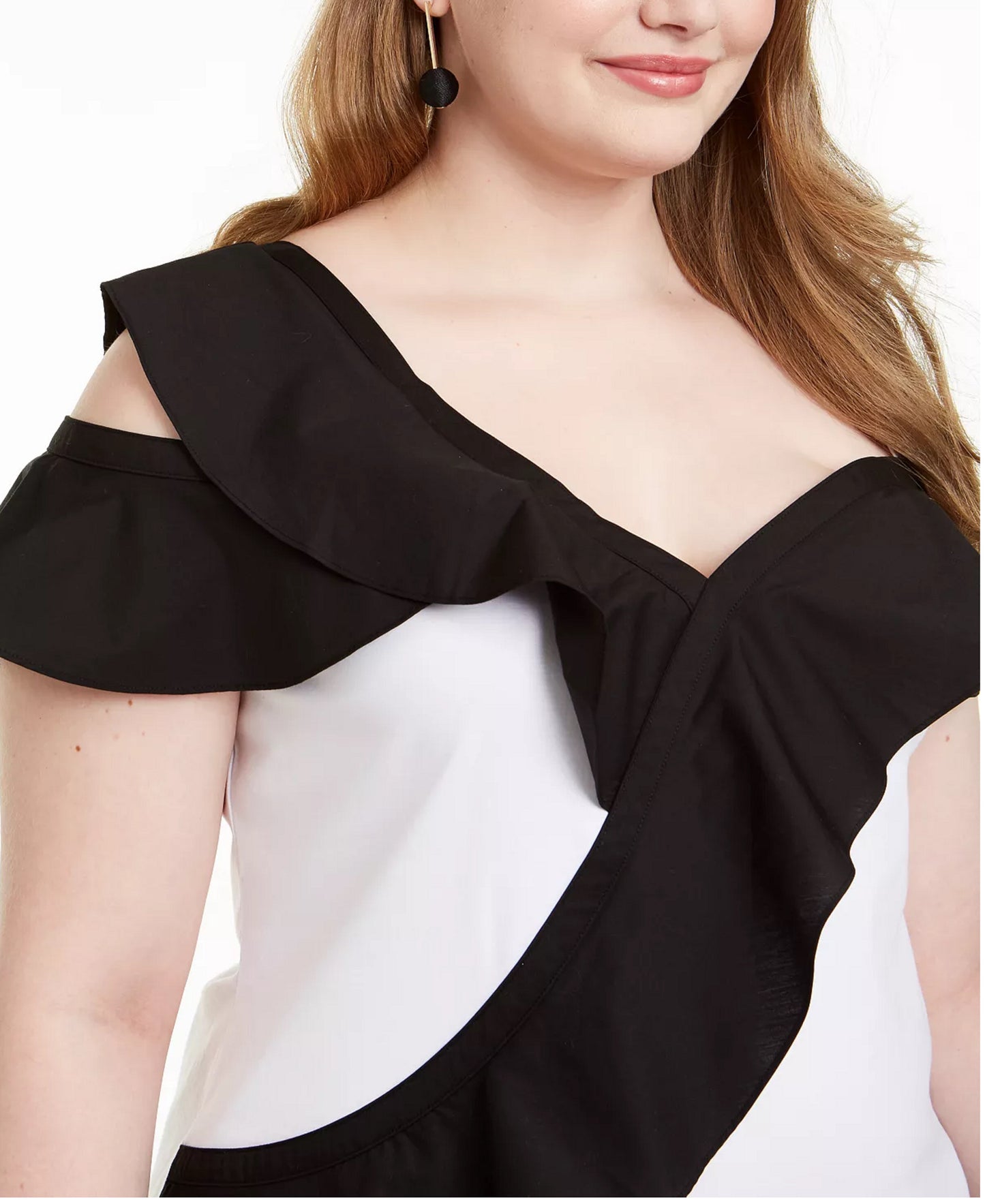Blusa feminina plus size com babados e blocos de cores, branca, tamanho 0X, da INC International Concepts