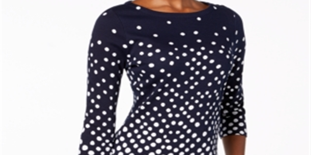 Camiseta feminina Charter Club de algodão Pima com estampa de botões e ombros, azul, tamanho G
