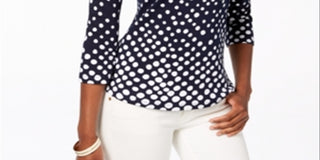 Camiseta feminina Charter Club de algodão Pima com estampa de botões e ombros, azul, tamanho G