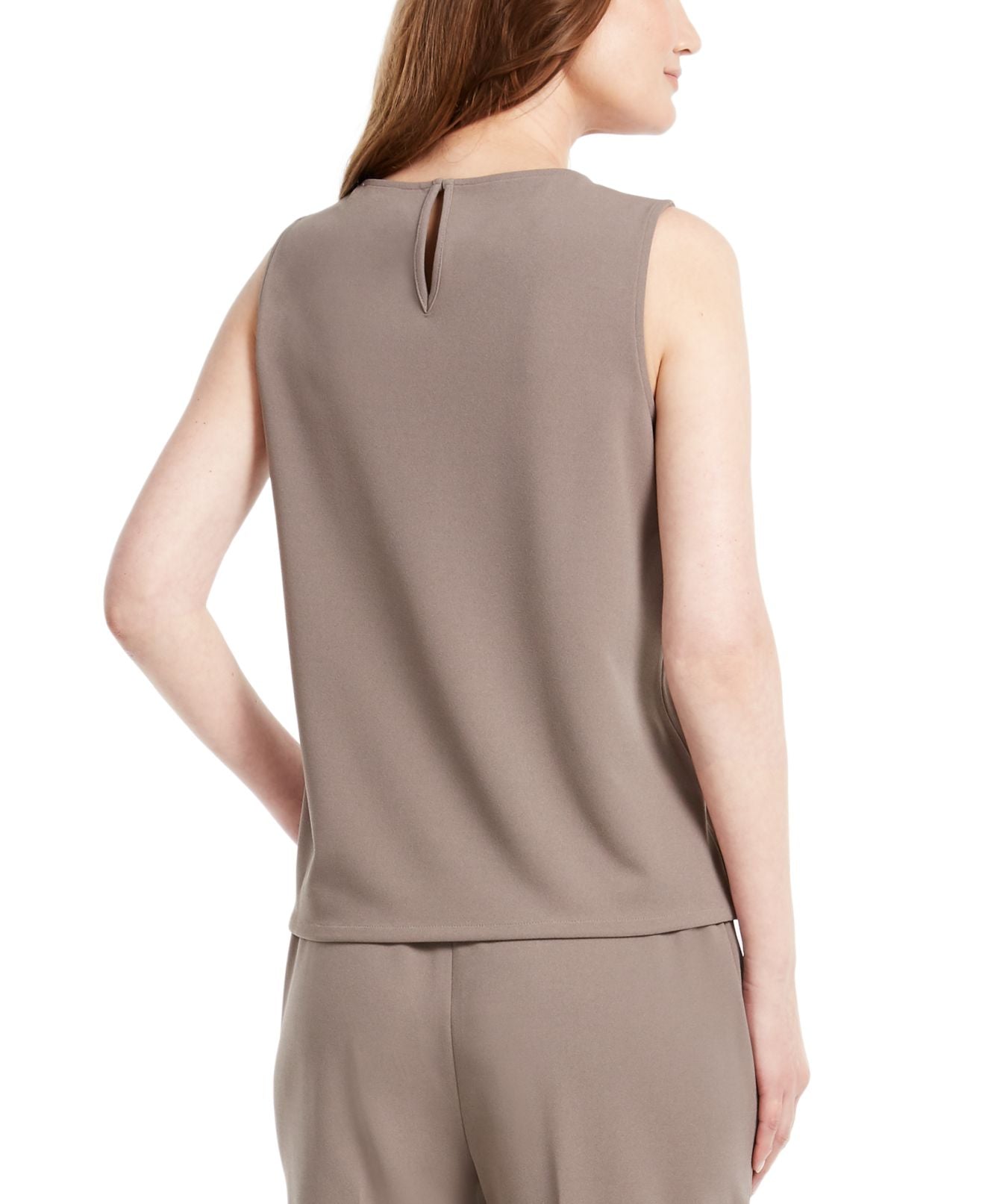 Blusa de crepe drapeada sem mangas com decote redondo e decote redondo Nine West para mulheres - marrom, tamanho M