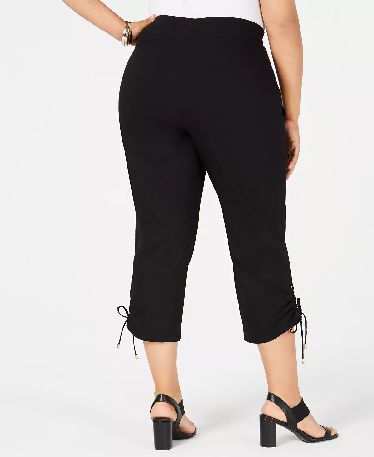 Calça curta feminina JM Collection Plus com bainha franzida, preta, tamanho 24W