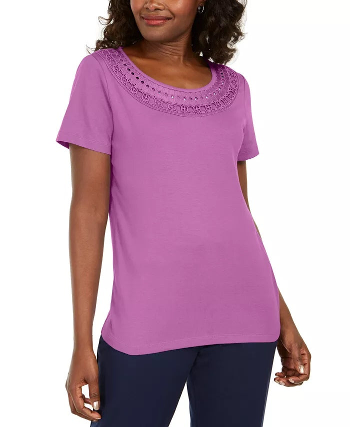 Camiseta feminina Karen Scott de algodão com acabamento em crochê, roxa, tamanho médio
