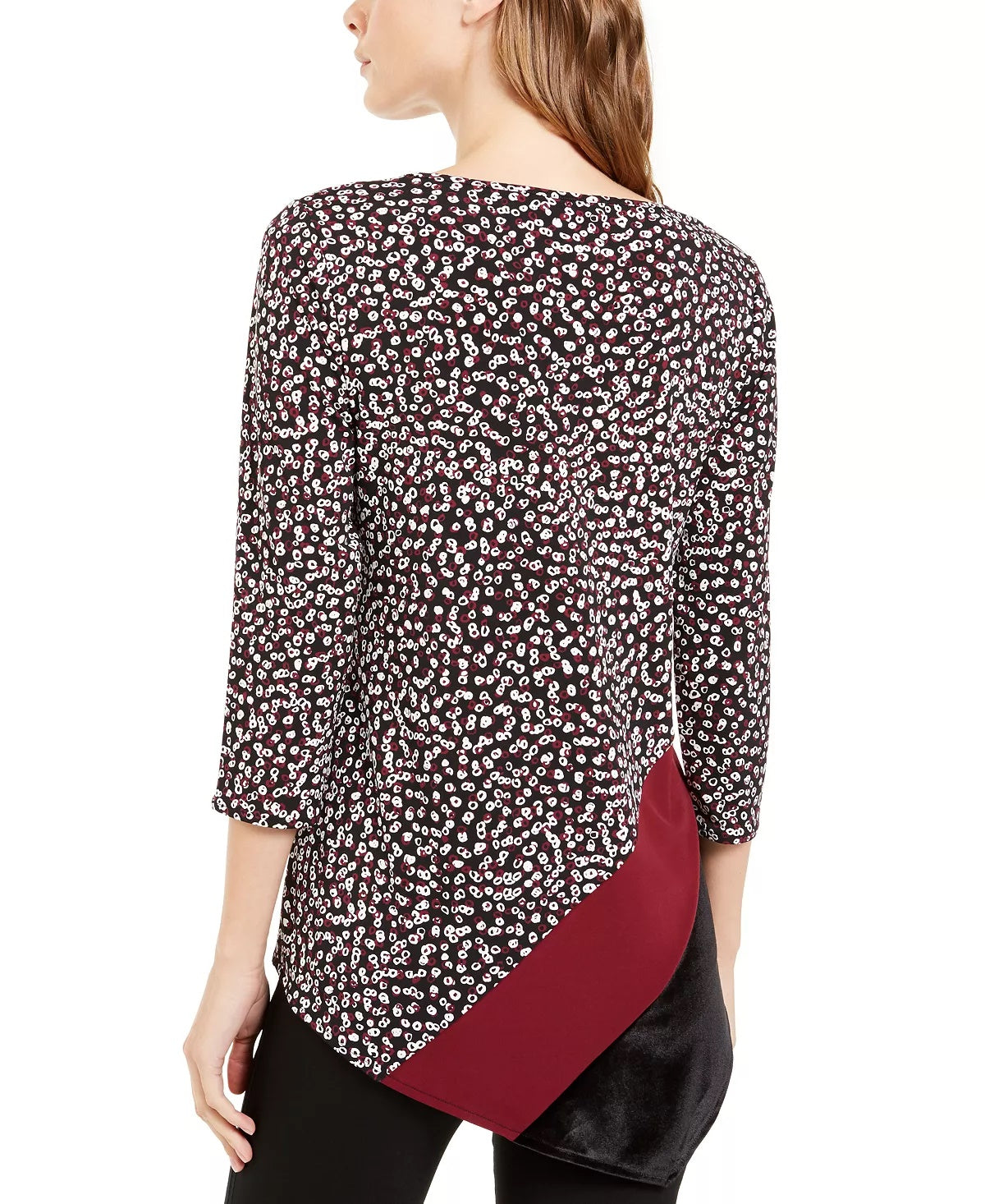 Blusa assimétrica estampada e de veludo Alfani feminina, preta, tamanho médio