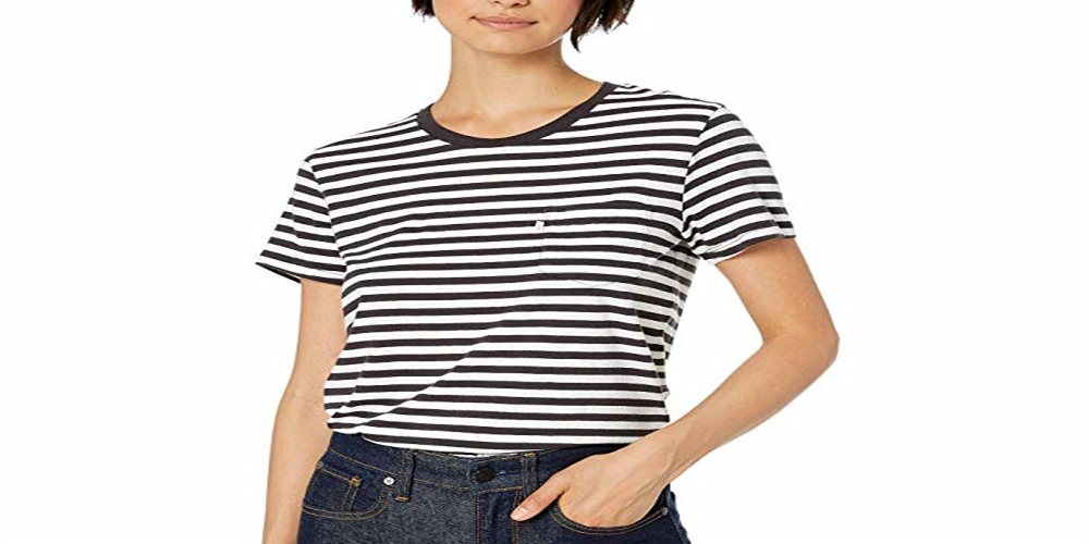 Camiseta Levi's Feminina Perfect Pocket Crewneck Preta Tamanho Grande