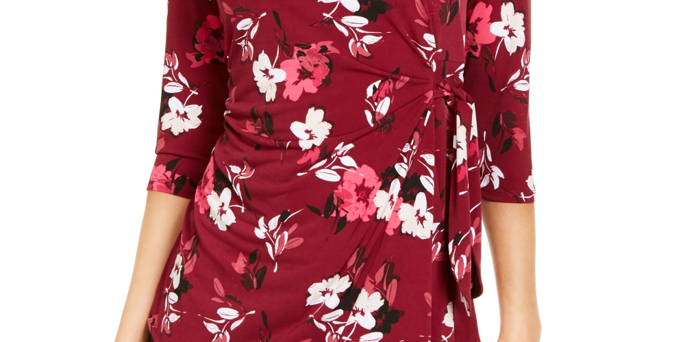 Blusa feminina Alfani com estampa lateral e amarração lateral, tamanho vinho, pequena, G