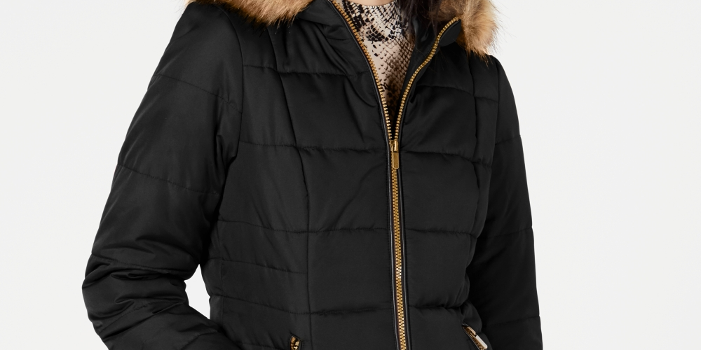 Casaco Puffer Infantil Rosa Celebrity com Capuz e Acabamento em Pele Sintética Preto Tamanho XX-Grande