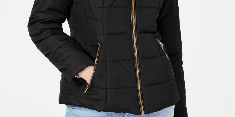 Casaco Puffer Infantil Rosa Celebrity com Capuz e Acabamento em Pele Sintética Preto Tamanho XX-Grande