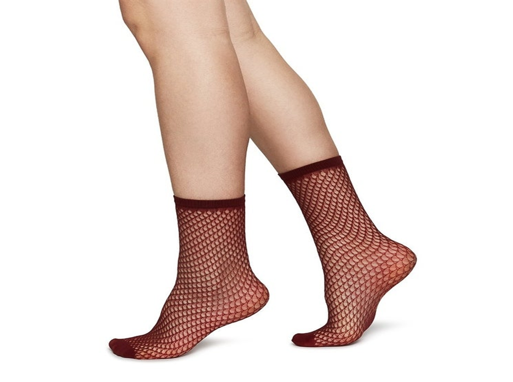 Meias femininas suecas Elvira Net, tamanho regular, vermelhas