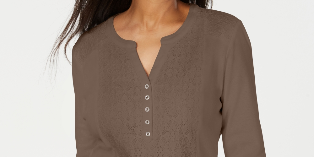Karen Scott Top Henley Feminino com Renda Frontal Marrom Tamanho X-S
