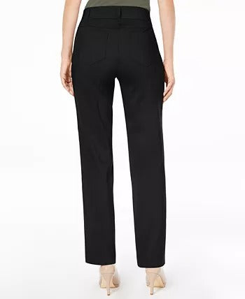 Calça reta com corte curvilíneo e comprimento regular e curto da coleção Jm, preta, tamanho 14-S