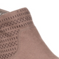 Botas femininas American Rag Abby com bico redondo e salto bloco perfurado, tamanho 7,5 M, marrom