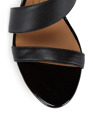 Calvin Klein Sandálias Femininas Lancy de Couro Nappa com Biqueira Aberta e Tira no Tornozelo, Pretas, Tamanho 5,5 M