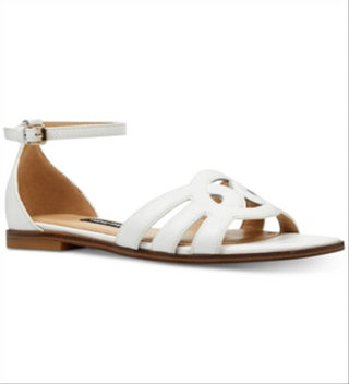 Sandálias femininas Nine West Genna Leather com bico aberto e tira no tornozelo, brancas, tamanho 9 M