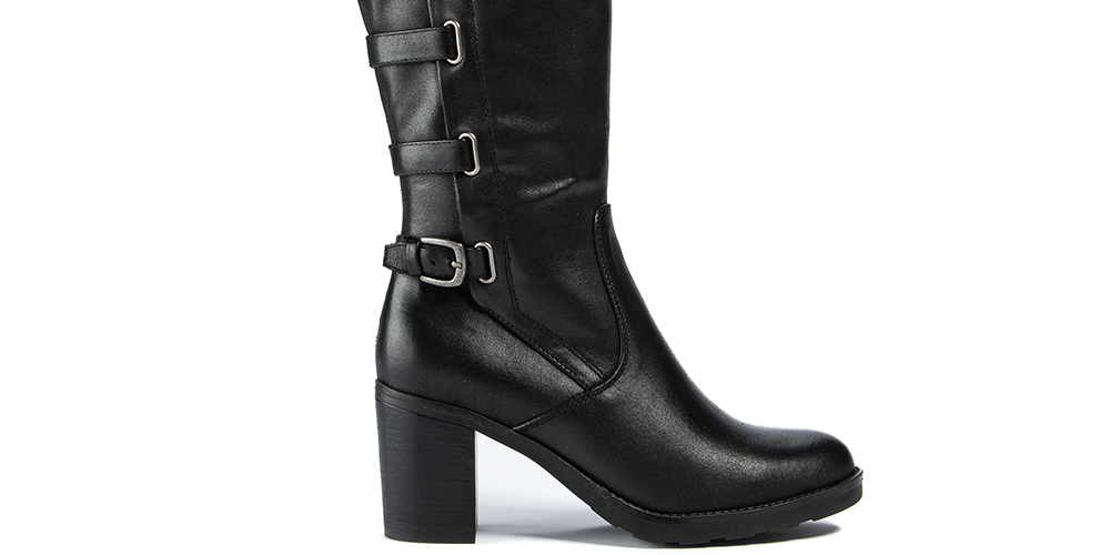 Botas femininas Baretraps com fivela almofadada e tiras Gyllian, bico redondo, salto bloco, zíper, pretas, tamanho 9,5 M