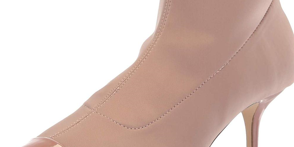 Botas de cano curto femininas Nanette Lepore Nala Fabric, bico fino, bege, tamanho 6M