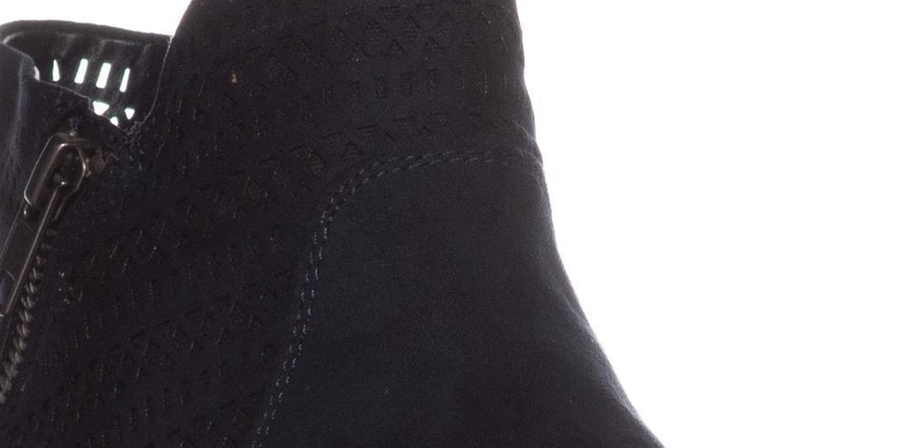 American Rag Botas femininas perfuradas acolchoadas Abby bico redondo salto bloco azul tamanho 6,5 M