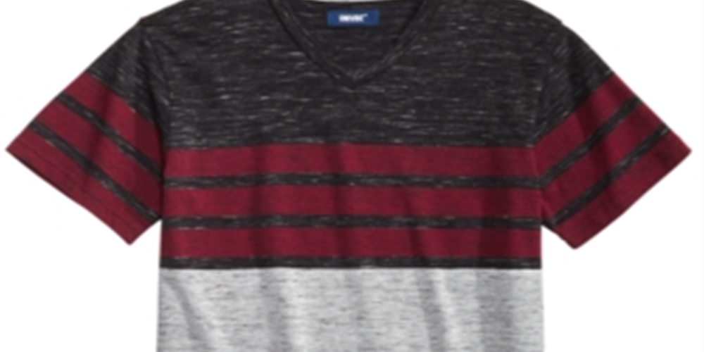 Camiseta Univibe Big Boy's Valle com listras coloridas e gola V, preta, tamanho GG
