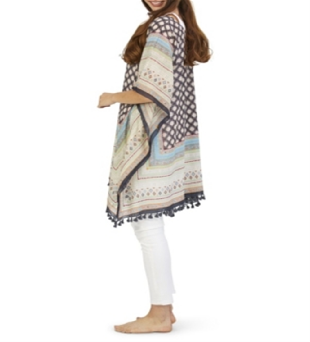 Poncho feminino Roberta Moorish Pattern com bordado à mão e borlas, tamanho único, azul, da Two's Company
