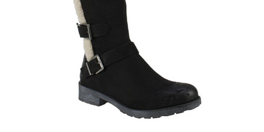 Botas de neve femininas White Mountain com acabamento em pele acolchoado e fivela Santell com bico redondo e salto bloco, tamanho 6 M