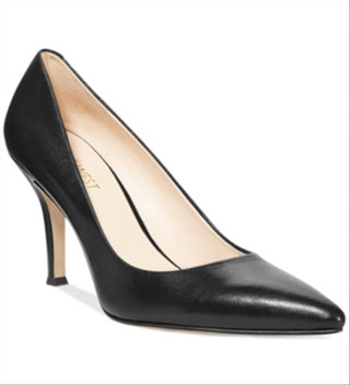 NINE WEST Salto alto feminino com salto agulha e bico fino, salto fino, couro, preto, tamanho 8 M
