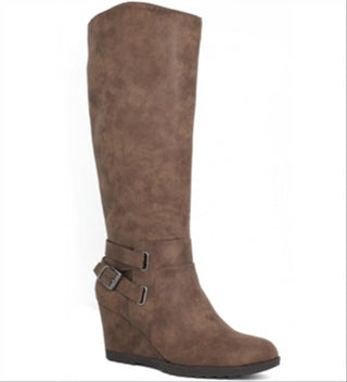 Botas femininas American Rag Kyle Buckle Wedges de cano alto, tamanho 6,5 M, cinza-claro