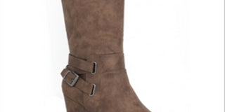 Botas femininas American Rag Kyle Buckle Wedges de cano alto, tamanho 6,5 M, cinza-claro