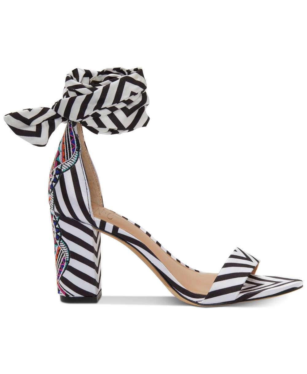 Sandálias femininas INC International Concepts de tecido com bico aberto e tira no tornozelo para ocasiões especiais, brancas, tamanho 7 M