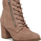 Botas femininas Madden Girl de camurça com bico amendoado e cano curto, tamanho 9,5 m