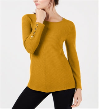 Suéter feminino Alfani com detalhe de pressão, amarelo, tamanho médio