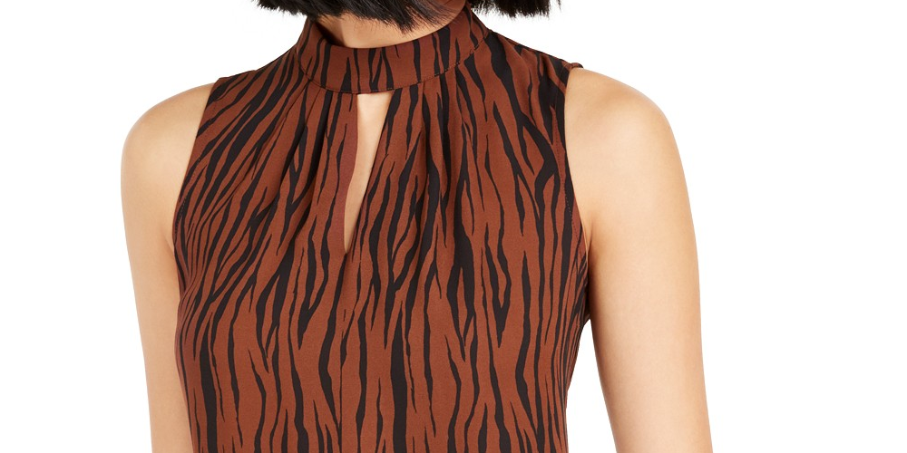 Blusa feminina Bar III com estampa animal e decote careca, marrom, tamanho médio
