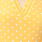 Blusa feminina Anne Klein plissada com bolinhas, sem mangas, gola V, amarela, tamanho grande