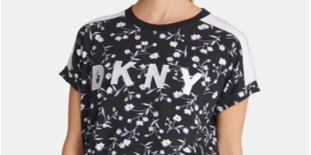Camiseta feminina DKNY com logo relaxado, preta, tamanho pequeno