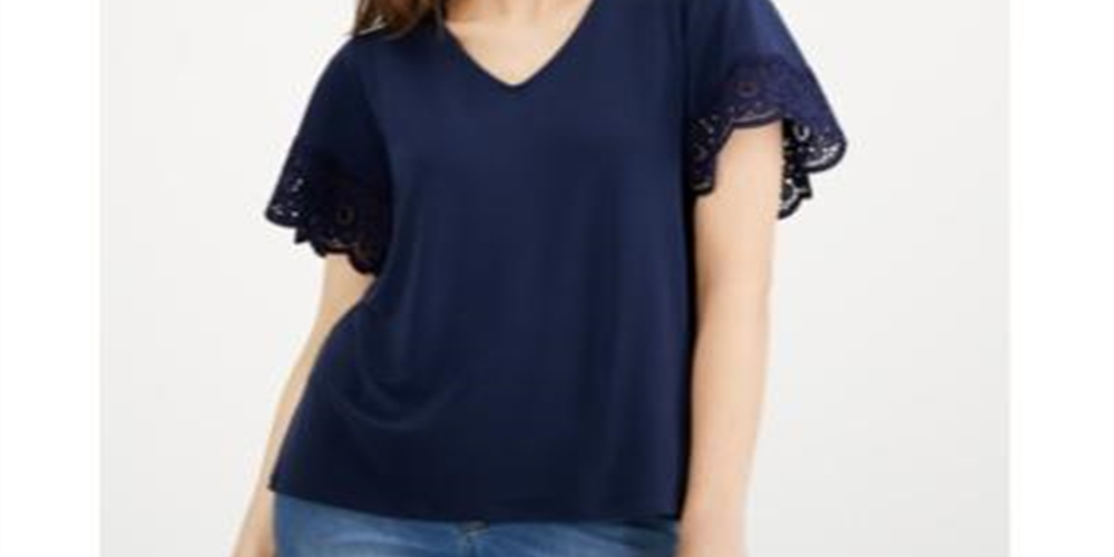 Top feminino Charter Club com decote em V e acabamento em renda, azul, tamanho grande