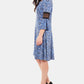 Vestido feminino Ny Collection Petite com acabamento em crochê e manga sino, azul, tamanho Petite M