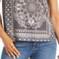 Camiseta feminina com estampa de oncinha e decote em V, tamanho pequeno, cinza, estilo &amp; co