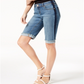 Shorts jeans femininos com acabamento contrastante e punho, azul, tamanho 6, pequeno, da INC International Concepts