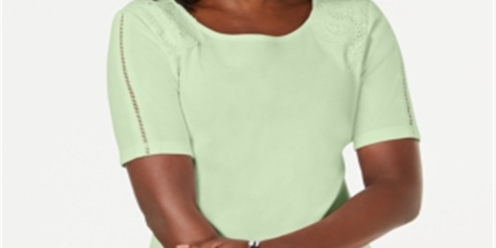 Camiseta feminina Karen Scott com apliques de renda e algodão, verde aloe, tamanho pequeno G