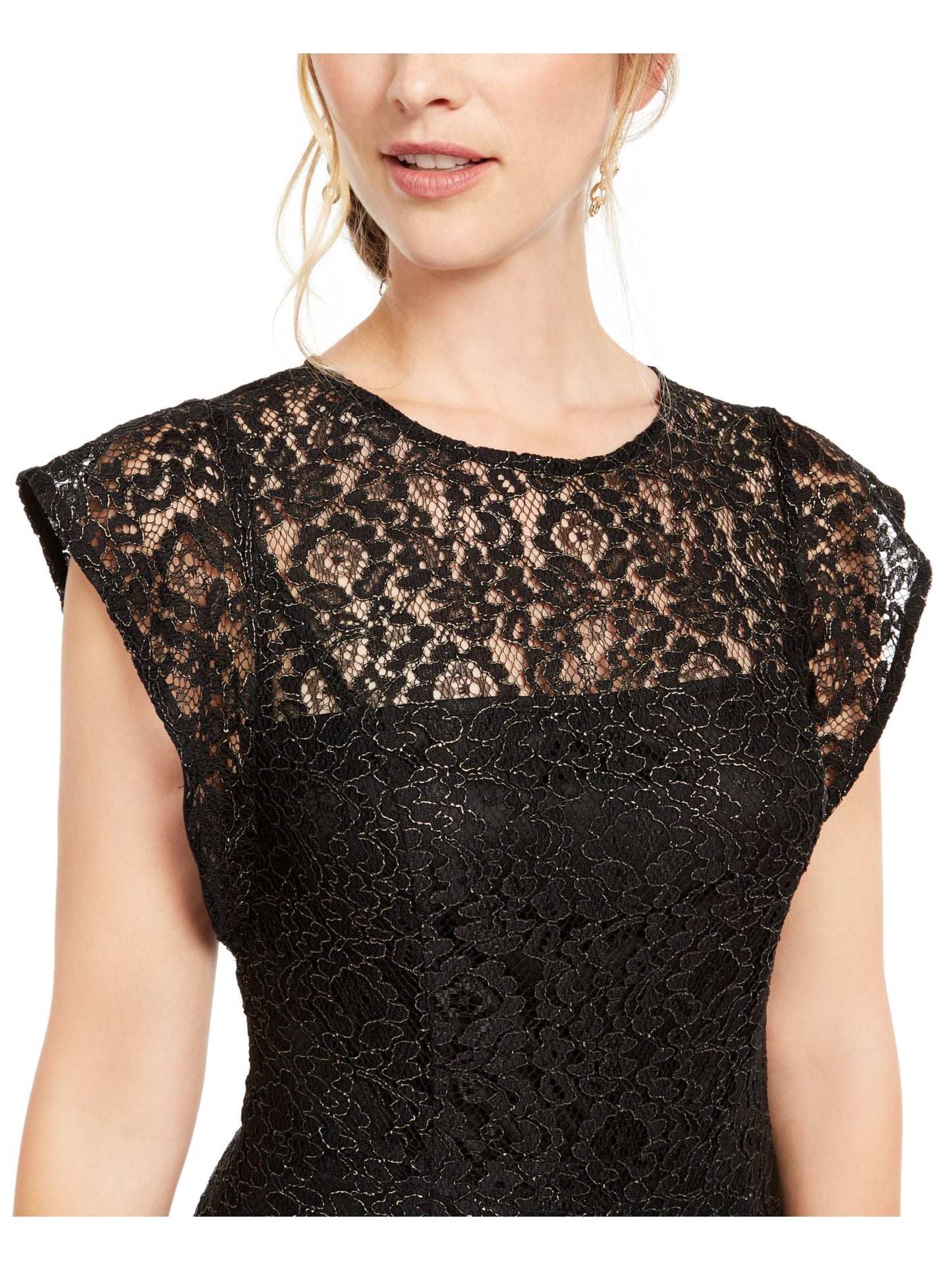 Macacão capri Donna Feminino Ricco New York com renda floral e manga curta, decote ilusão, preto, tamanho 6
