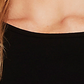 Vince Camuto Blusa feminina de manga comprida com decote em joia, preta, tamanho médio