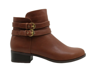 Botas femininas Charter Club Jaimee com bico fechado e cano curto, cor conhaque, tamanho 6