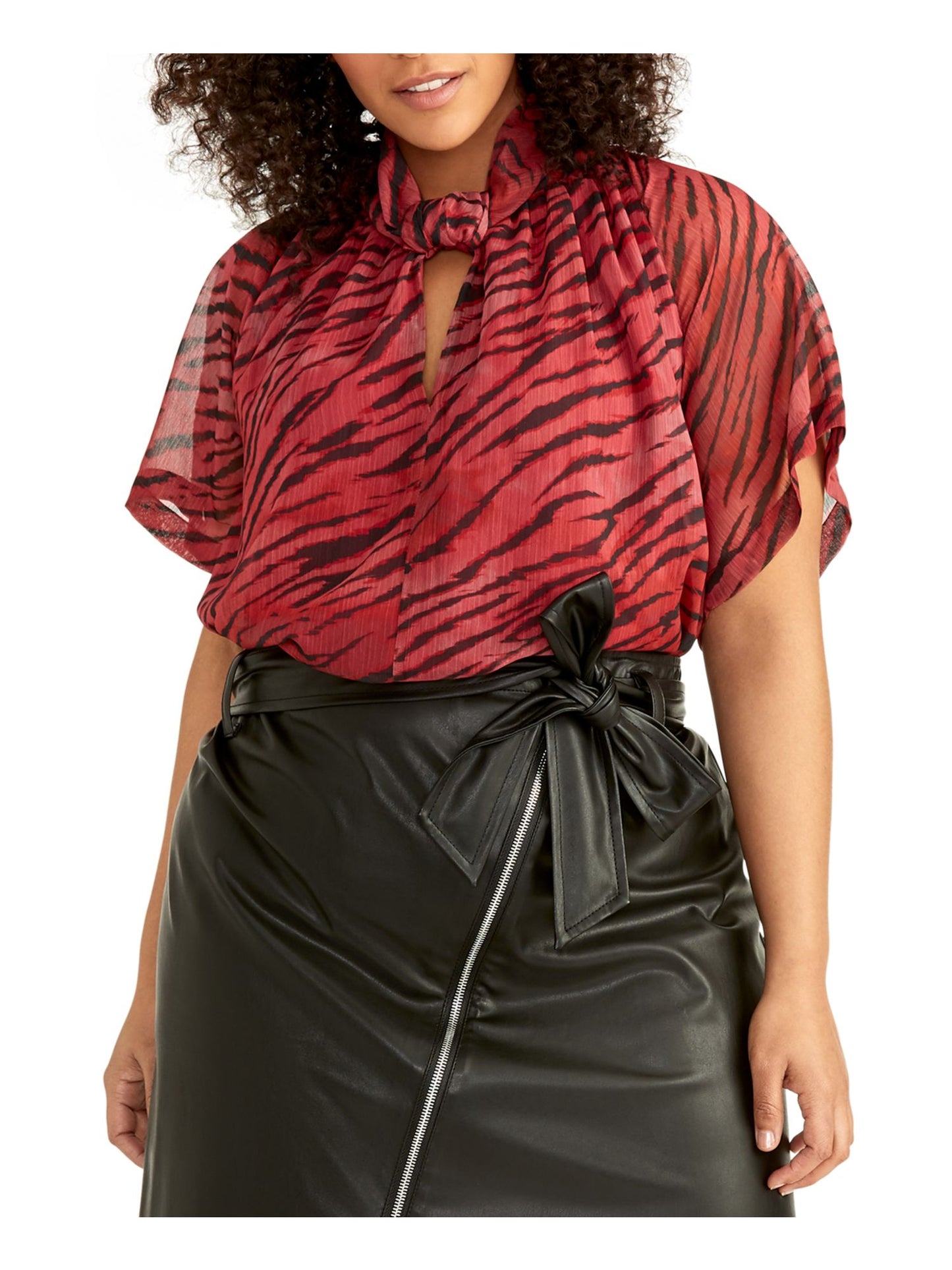 Blusa quimono feminina Rachel Roy com fecho de botão nas costas transparente e estampa animal, manga kimono com buraco de fechadura, tamanho 1X